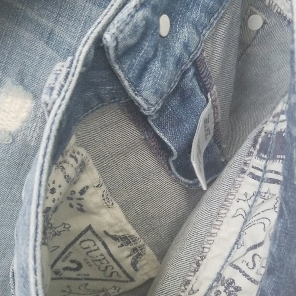 NWOT Guess Jean shorts - Picture 7 of 9